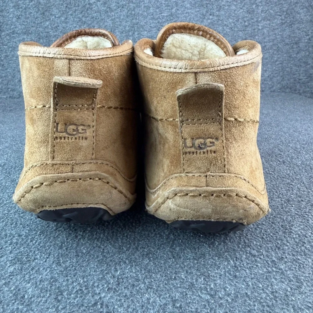 UGG Australia Mens Size 8 Chestnut Suede Shearling Chukka‎ Boots Moccasins Tan